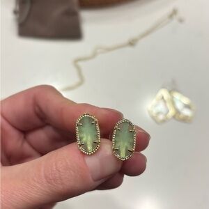 Kendra Scott Ellie Gold and Green Stud Earrings